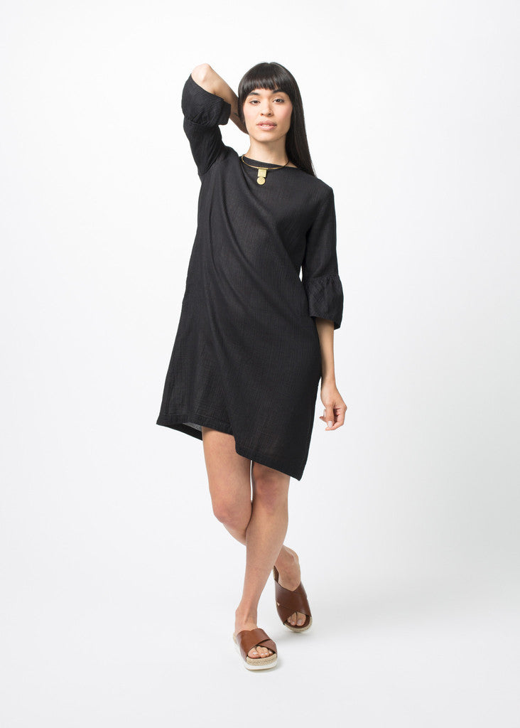 Contrairement à une